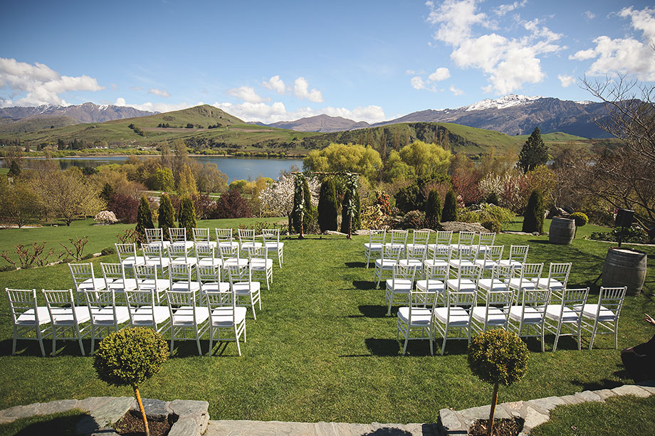 Chapel by the Lake garden wedding ceremony